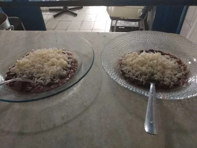 Os alimentos diariamente servido aos estudantes têm baixo valor nutricional