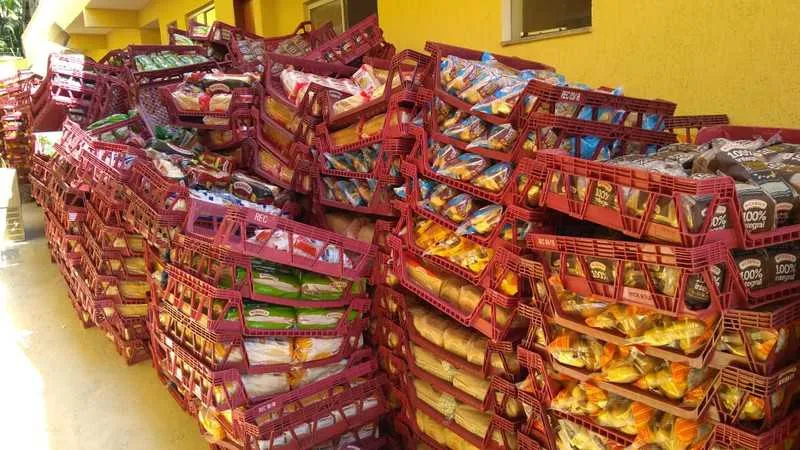 Carga de pães e dois carros foram recuperados