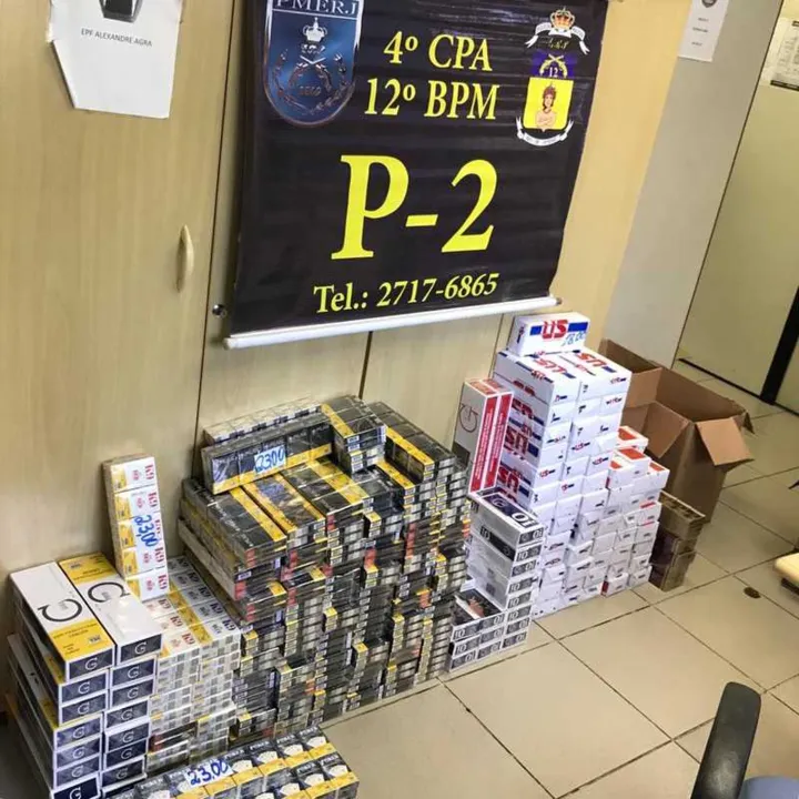Cigarros nacionais sem nota também foram apreendidos