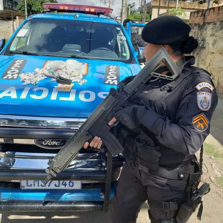 O menor estava em uma motocicleta, na RJ 106