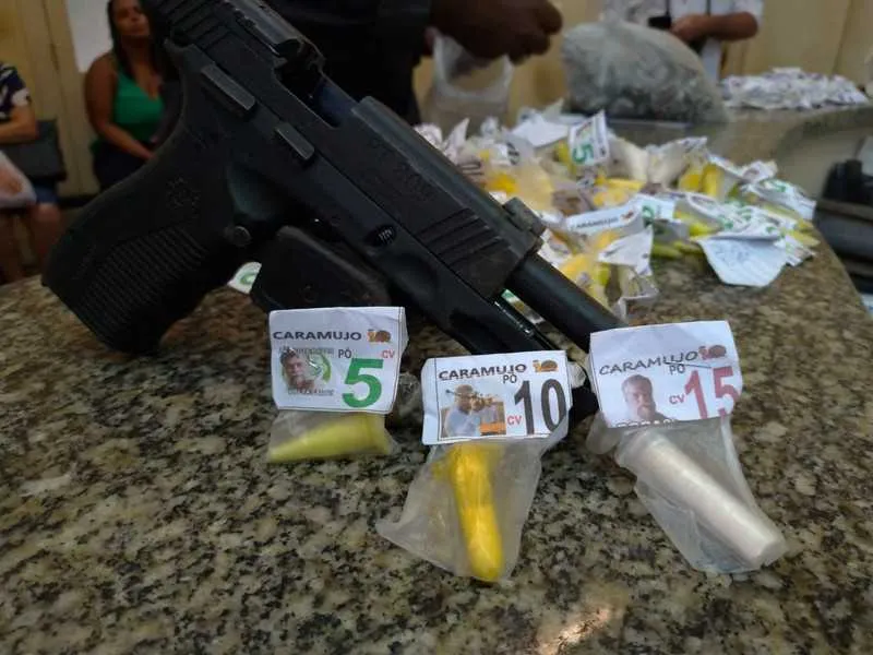 O caso foi registrado na 76ªDP (Centro).

