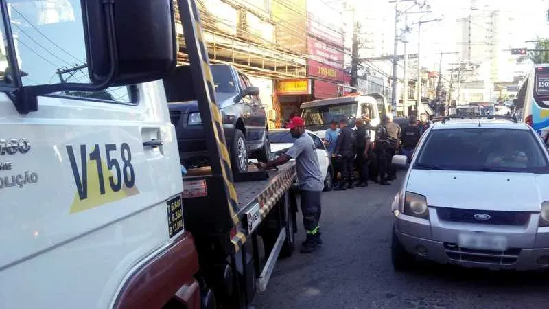 Suspeito estava com carro roubado