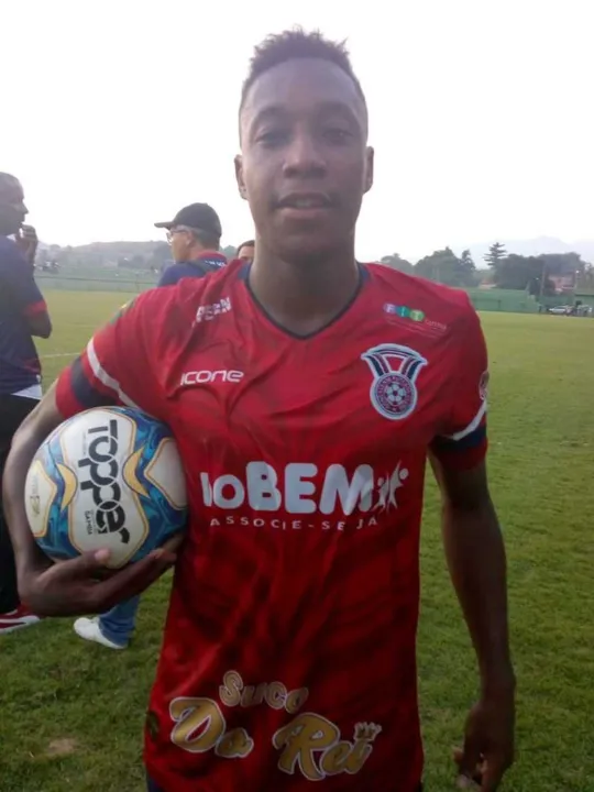  Joãozinho marcou os três gols da vitória do ‘pica-pau’ do Jardim Catarina diante do Artsul, em Nova Iguaçu