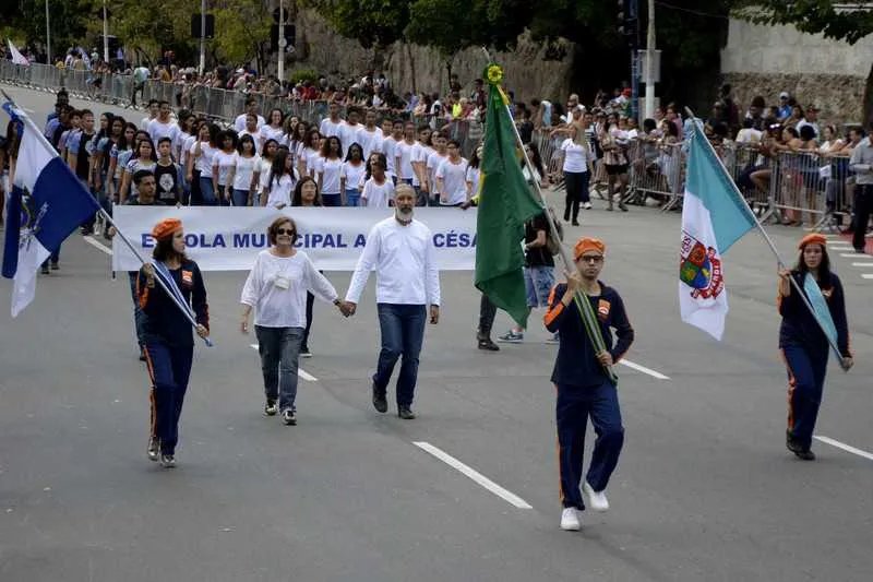 Sete escolas municipais participaram do desfile, na Avenida Amaral Peixoto 