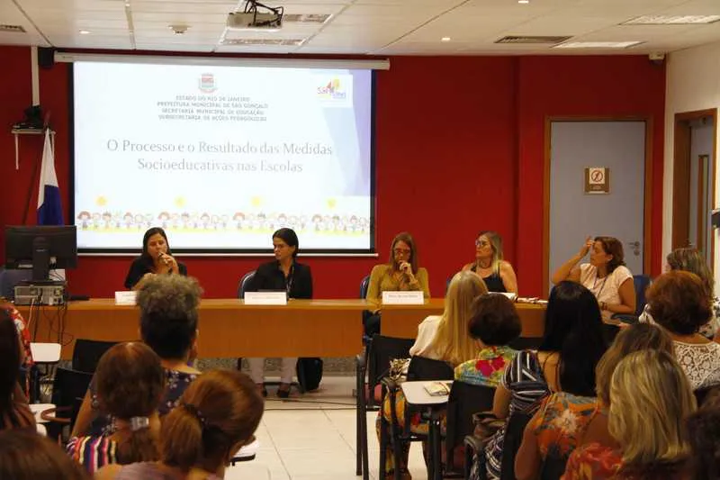 O evento contou com a participação da Juíza de Direito da Vara da Infância, Cláudia Monteiro