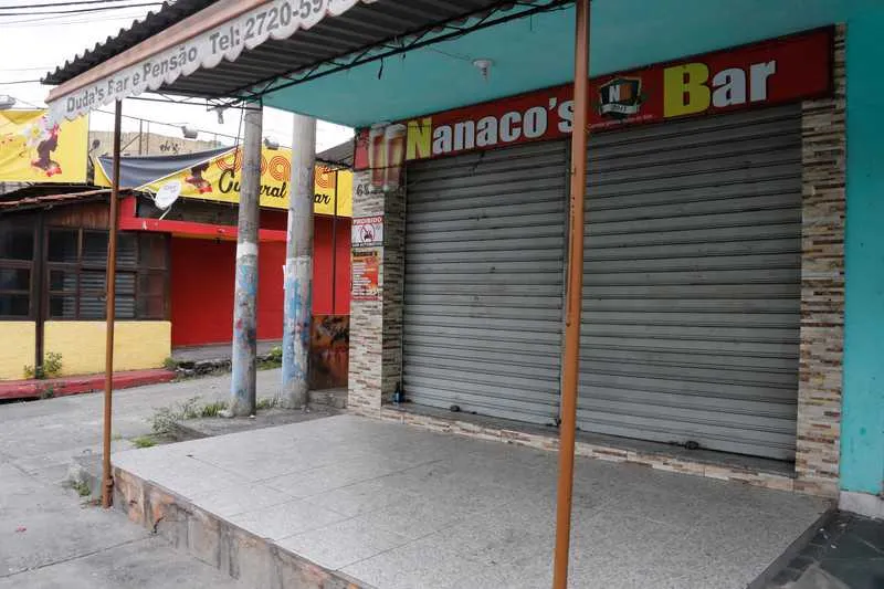 Policiais encontraram a pistola e grande quantidade de drogas