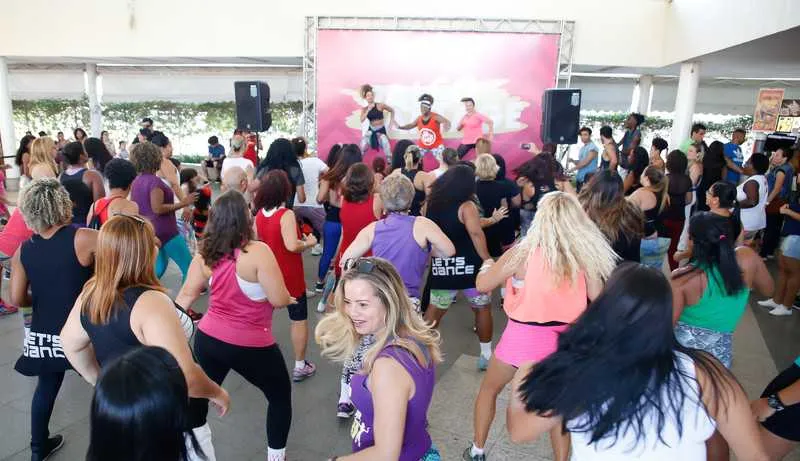 A atividade é gratuita e acontece em apoio à campanha amplamente conhecida ‘Outubro Rosa’, de prevenção ao câncer de mama