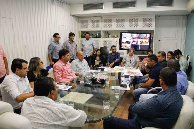Encontro reuniu com dirigentes da escola de samba Unidos do Porto da Pedra e empresários que do município
