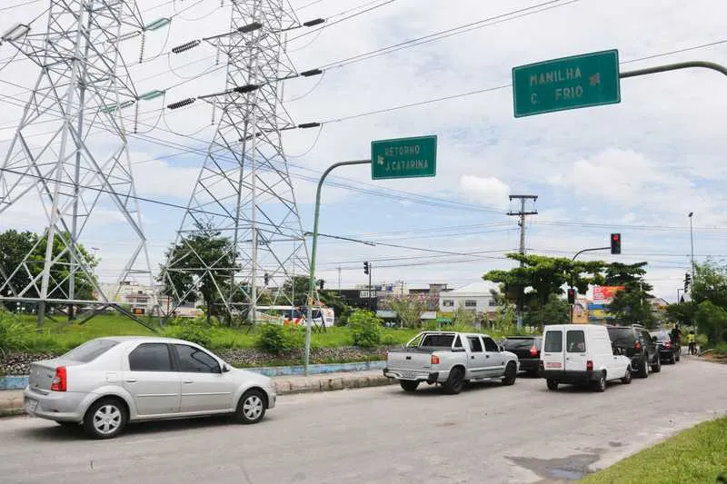 Policial, lotado no 7º BPM (São Gonçalo), foi atingido por cinco tiros nas proximidades da RJ-104