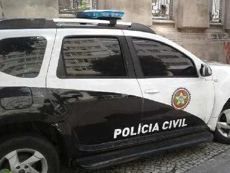 Segundo a Polícia Civil, havia um mandado de busca e apreensão contra o acusado