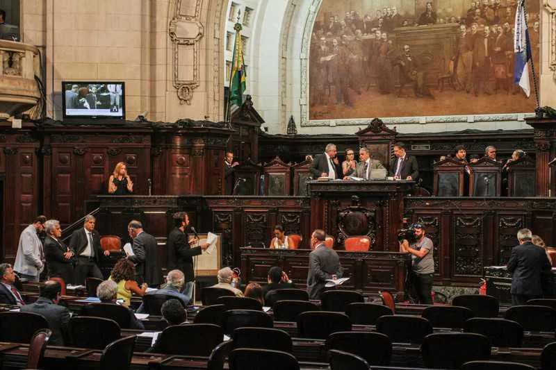 Imagem ilustrativa da imagem Alerj aprova proposta de lei que acaba com vistoria do Detran