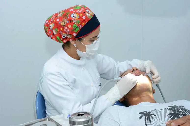  Entre os serviços oferecidos no AME, que funciona diariamente, está o de Odontologia