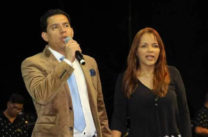 A polícia teria ido até a casa do casal, em Pendotiba, com objetivo de cumprir um mandado de busca e apreensão