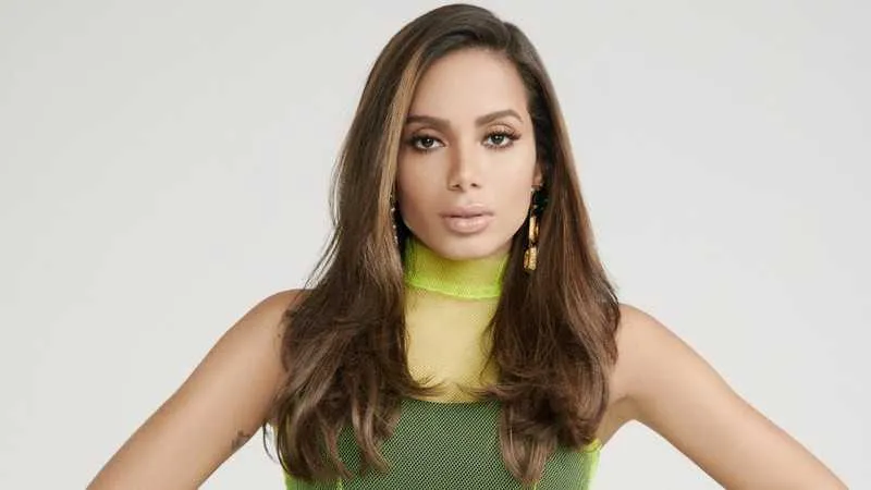 Imagem ilustrativa da imagem Anitta passa Réveillon com novo companheiro no Ceará