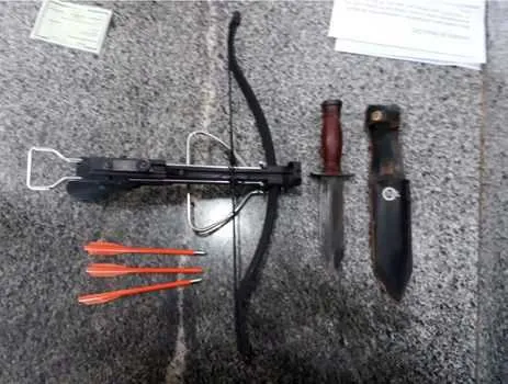 Homem estava com uma besta, mesma arma usada em Suzano
