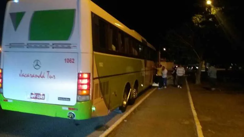 Foram apreendidos 10 ônibus locados sem nota de serviço e com documentação irregular