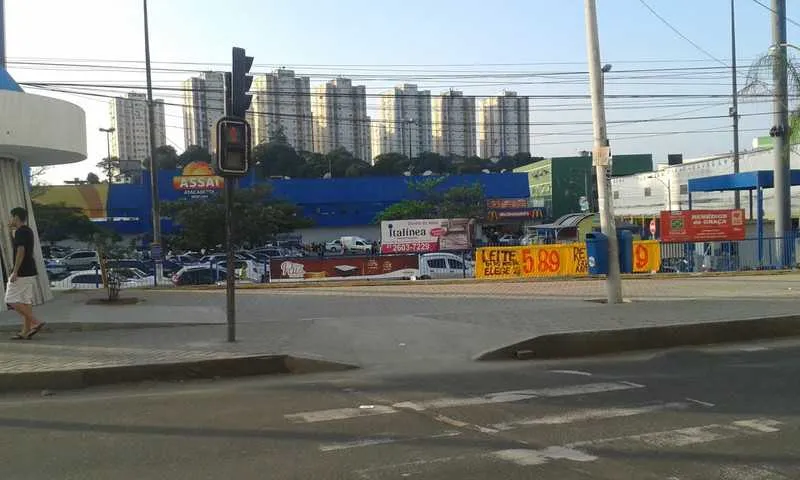 Irmãos foram presos após tentarem furtar alimentos de um mercado em Alcântara