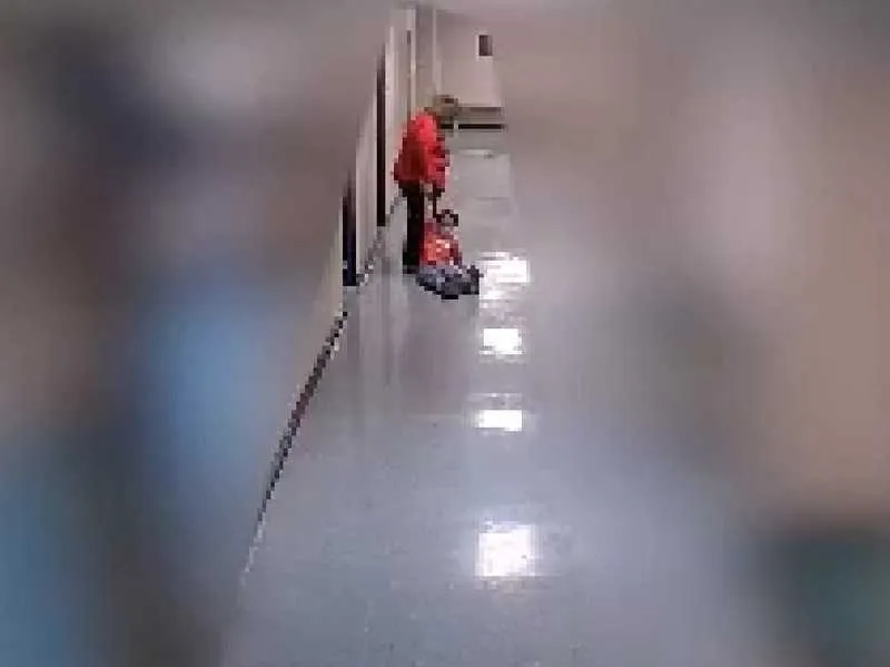 Docente disse que estava protegendo o aluno