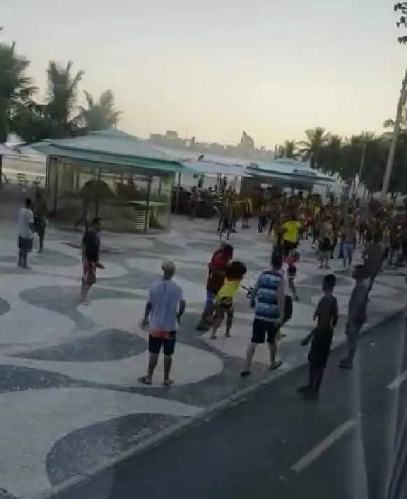 Briga aconteceu no calçadão de Copacabana