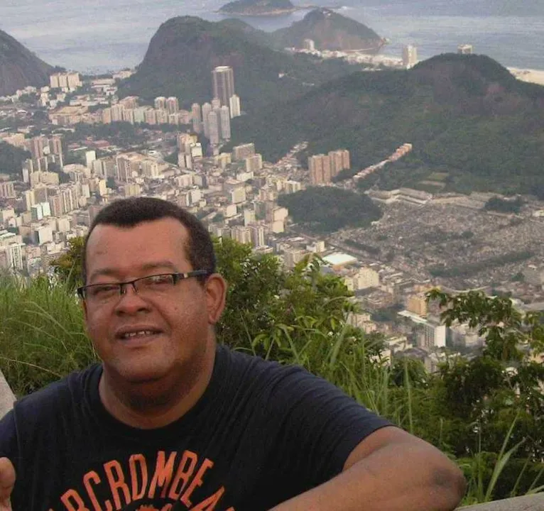 Professor estava em viagem na Itália para visitar familiares 