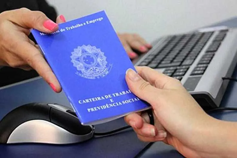 As vagas são para trabalho com carteira assinada