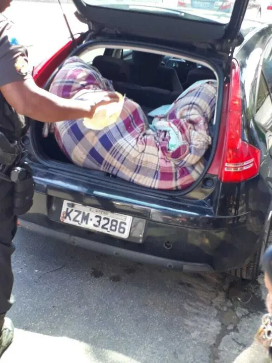 Imagem ilustrativa da imagem Homem assassinado pelo amigo é sepultado em Niterói