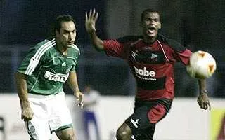 Jogador atuou pelo Ituano e enfrentou o ex-atacante Edmundo