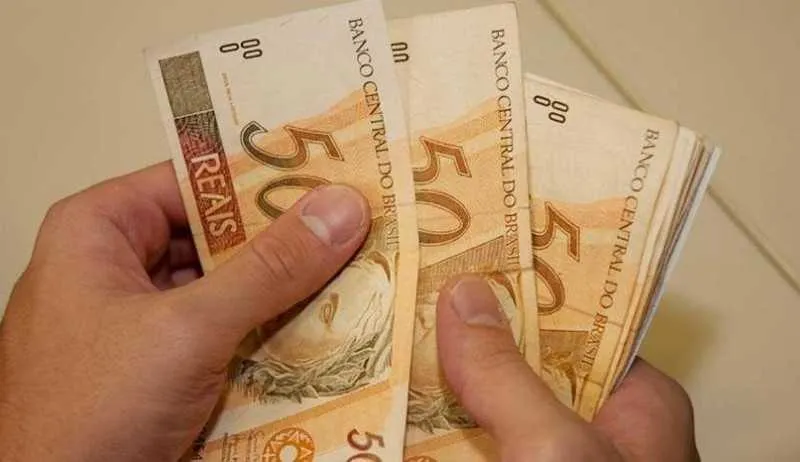 Ao todo serão beneficiados 17,3 mil servidores do Estado