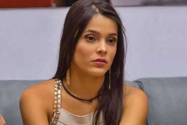 A ex-bbb Emilly Araújo encerrou seu contrato com a Rede Globo e agora pretende alçar outros voos. Após fazer vários testes para dramaturgia na emissora e não ser aprovada em nenhum papel, ela decidiu investir no Youtube. Essa semana, ela anunciou o lançamento de seu canal, que deve ser ainda esse mês. "A gente vai poder ficar mais pertinho e vamos nos ver mais", comentou.
