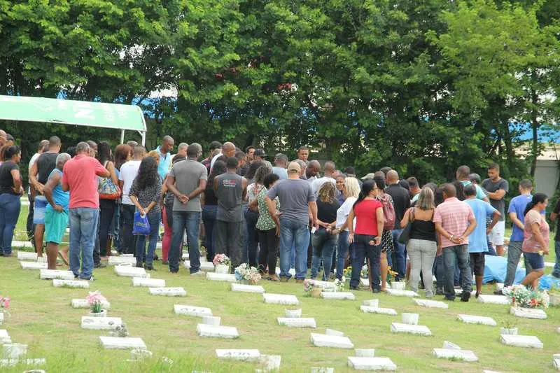 Amigos e familiares prestaram última homenagem a Daniel Rodrigues, considerado uma das figuras mais carismáticas da cidade