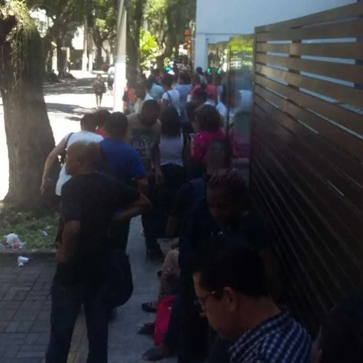 Empresa vai preencher 830 vagas