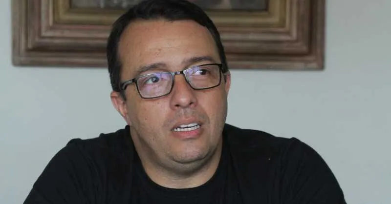 Sandro Araújo é professor, policial federal e vereador em Niterói