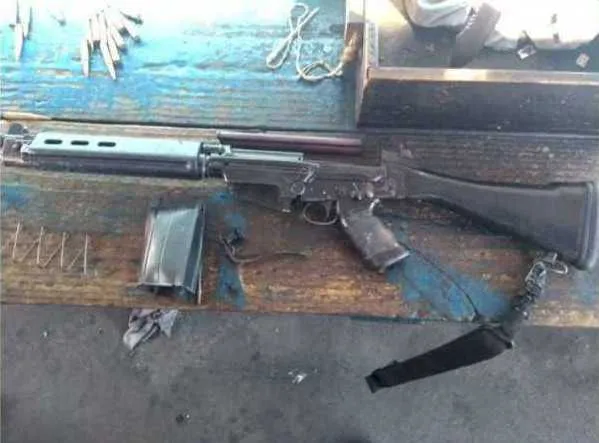 Fuzil explodiu e feriu militar que usava