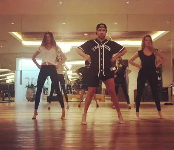 Depois de Britney Spears aparecer treinando ao som de Anitta, agora outra personalidade mostra que curte o som da cantora. Gisele Bündchen postou um vídeo no Instagram em que aparece dançando a música “Indecente” e escreve na legenda “Quem dança seus males espanta. Não é?”.