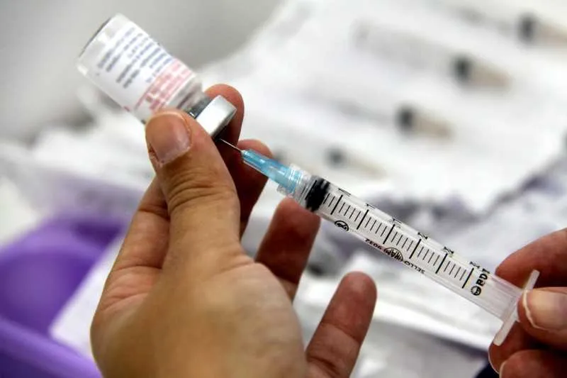 Antes, havia um imposto de 2% sobre a compra das vacinas