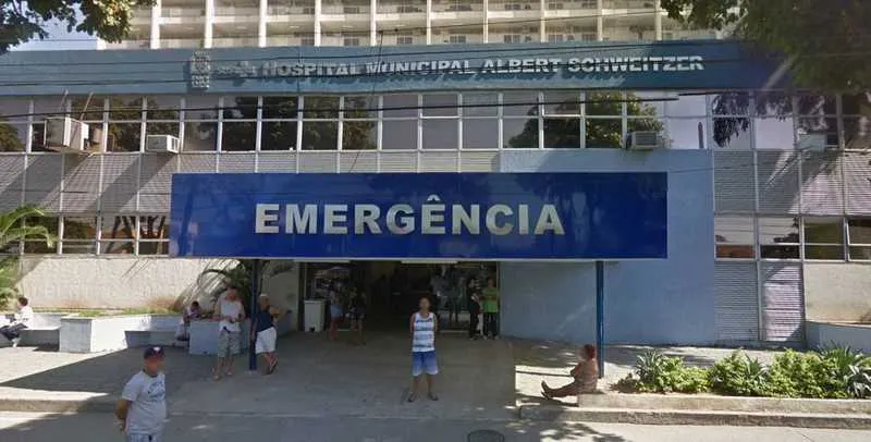 Vítima está internada em estado grave