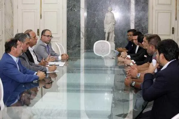 Governador Luiz Fernando Pezão se reuniu com caminhoneiros
