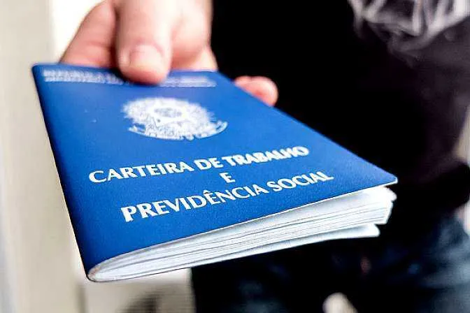 Estão sendo oferecidas 834 chances de emprego em todos os níveis de escolaridade
