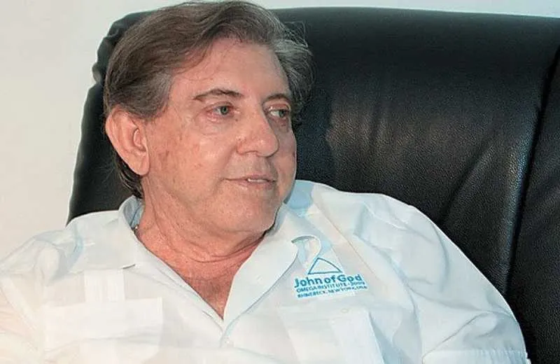 Na sexta-feira (14), o Tribunal de Justiça de Goiás acatou o pedido do Ministério Público de Goiás (MP-GO) e determinou a prisão do médium goiano.


