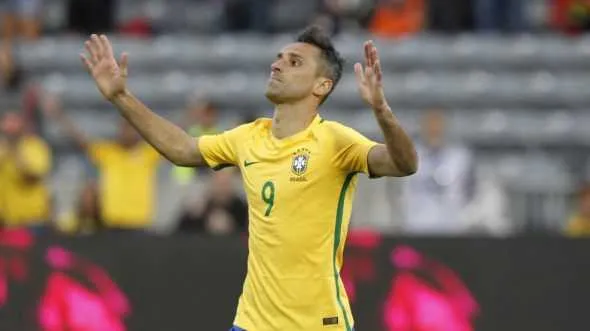 Jogador tem sérios problemas nas costas