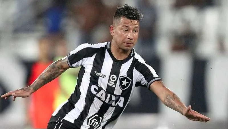 Chileno não teve boa passagem pelo Glorioso