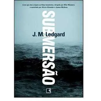 ‘Submersão’
Uma história delicada, reflexiva e até romântica. É como é definido o romance “Submersão”, que deu origem ao filme homônimo estrelado pelo astro escocês James McAvoy e a sueca Alicia Vikander. Escrito por J.M. Ledgard, o livro apresenta vidas bastante peculiares: o espião James More preso por jihadistas num lugar tão sem lei que o caos é a única norma; e a cientista Danny Finders, que visita a região mais remota do planeta. Os dois amantes são mestres em se fechar em si mesmos e, ao mesmo tempo, desvendar mais um do outro. O lançamento no Brasil é pela editora Record.