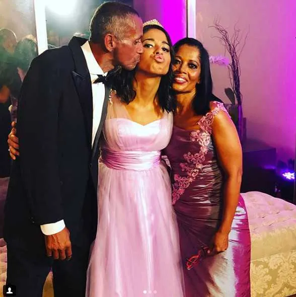 Desde o sucesso com a música “Envolvimento”, MC Loma agradece os fãs em quase todas as suas postagens. Essa semana, a postou uma foto no Instagram mostrando a sua festa de 15 anos. “Esse foi mais um sonho realizado, gente. Graças a vocês, minha festa de 15 anos”, escreveu a jovem.