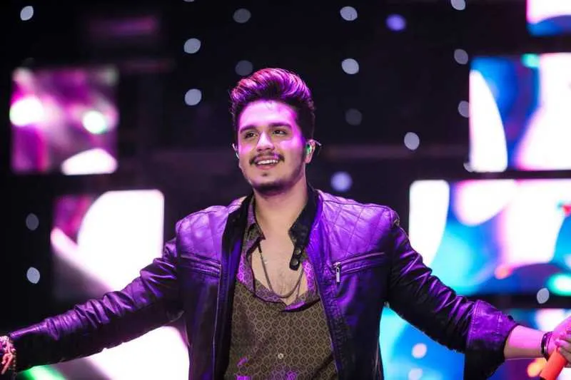 ‘Sofazinho’, ‘Boa Memória’ e ‘Chuva de arroz’ estão entre as músicas mais cantadas do repertório de Luan Santana