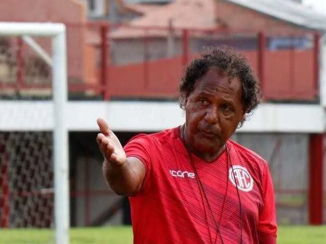 Imagem ilustrativa da imagem Morre o ex jogador do América e Flamengo, Luizinho Tombo