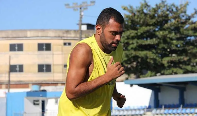 O jogador priorizou o Gonçalense para jogar a Série B1