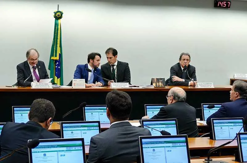 No Senado, das 14 comissões permanentes, 13 apresentaram emendas ao texto da LDO