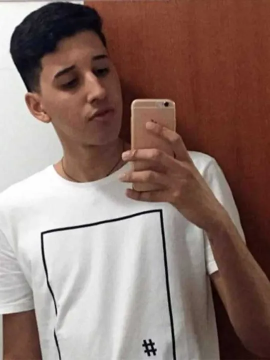 Jovem morreu tentando salvar a mãe durante um assalto