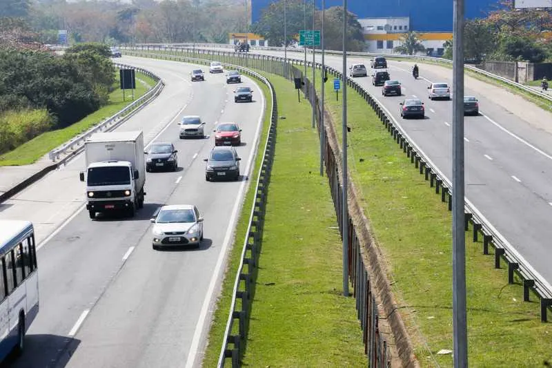 O projeto de ampliação prevê a implantação de uma terceira faixa no trecho de 23 quilômetros