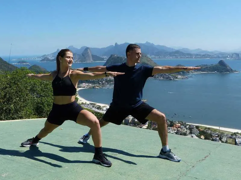 
Atividade, como o nome diz, mistura caminhada e aula de yoga